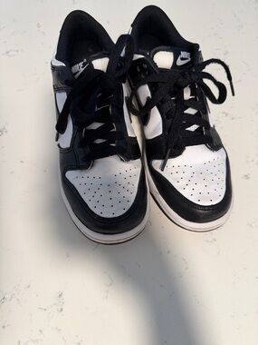 Nike Black and White Low-Top Trainers